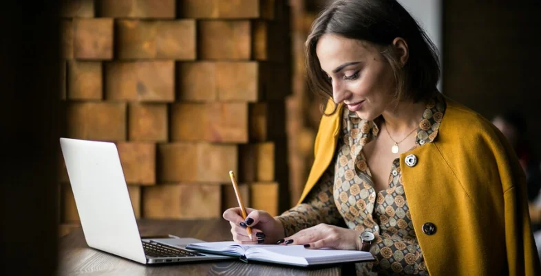 Best Business Ideas for Women in India-Freelance Writing & Editing